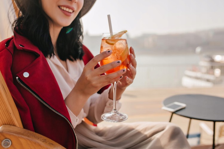 Wino-Bezalkoholowe-Aperitivo-Cin-Cin-Bitter-Orange-Free-polslodkie-500-ml-Pojemnosc-500-ml.jpg