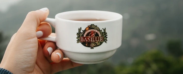 Zestaw-Herbat-Cejlonskich-Basilur-Nostalgic-Assorted-32-Torebki-4-Smaki-Marka-Basilur.jpg